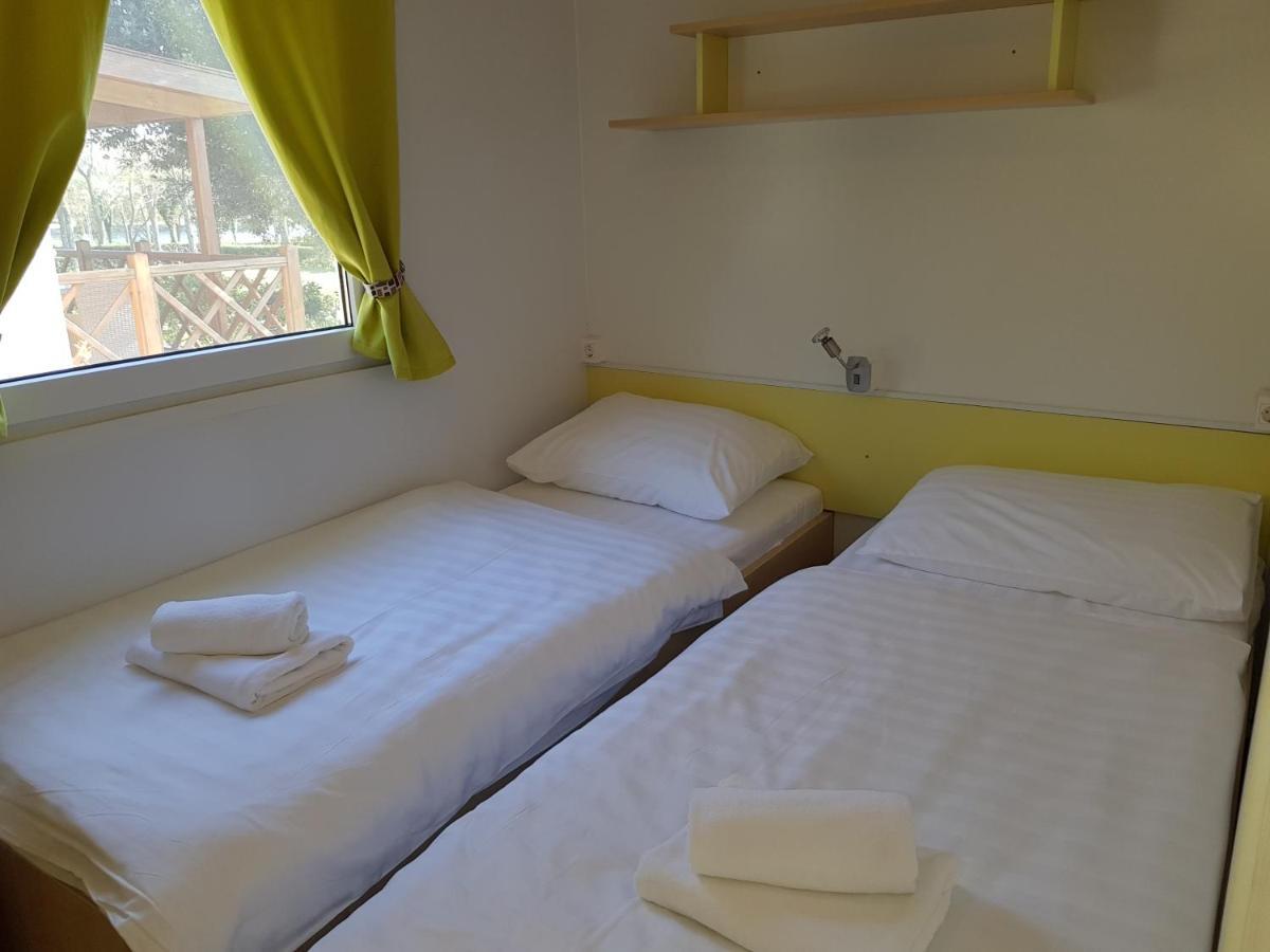 Naturist Mobile Homes Eden In Fkk Ulika Porec Luaran gambar