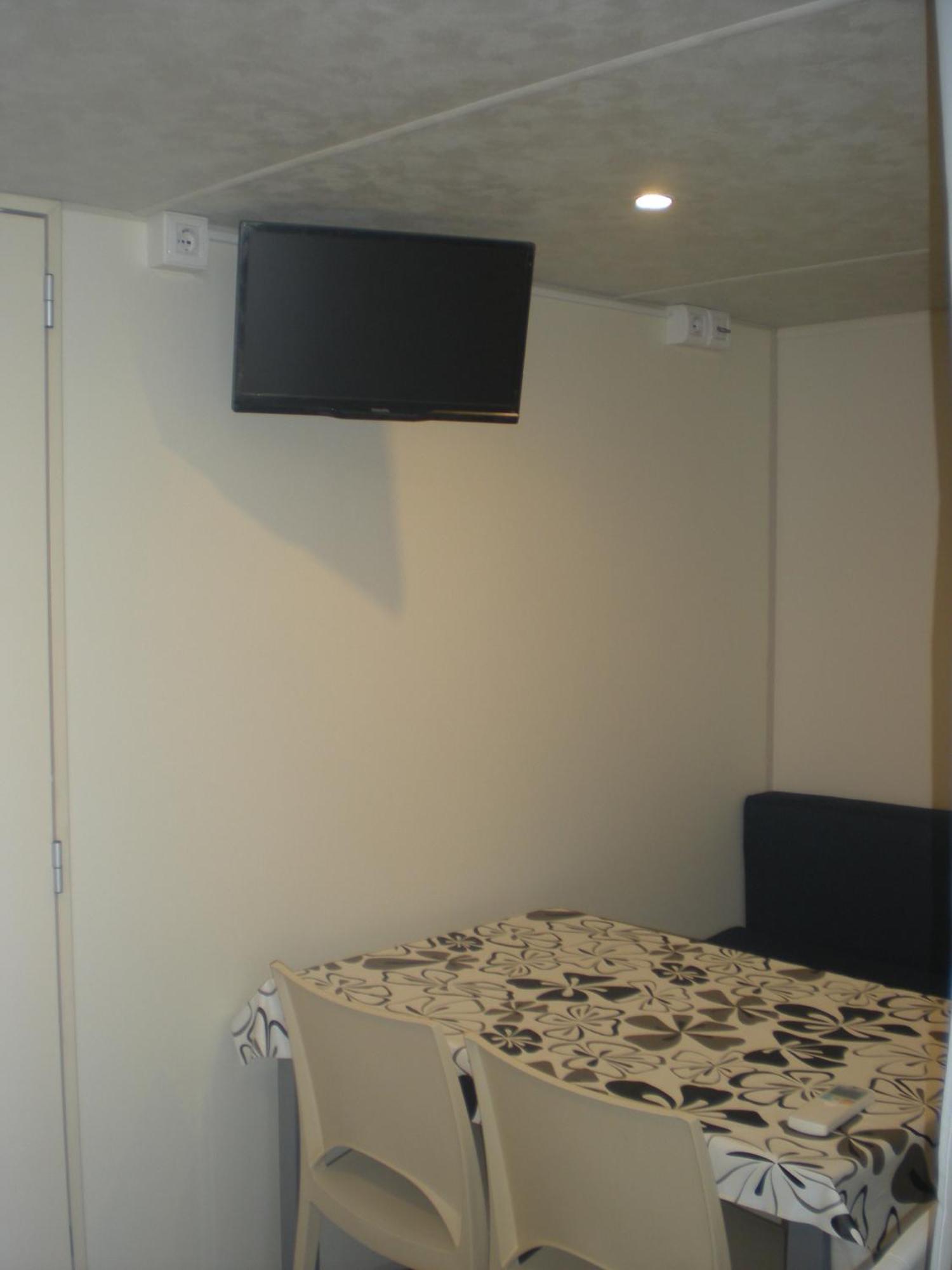 Naturist Mobile Homes Eden In Fkk Ulika Porec Bilik gambar